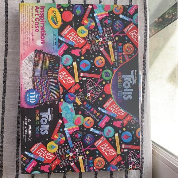 Crayola Other - Crayon Dreamworks Trolls world tour inspiration art case kids art set over 110pc